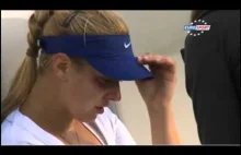 Sabine Lisicki płacze gdy przegrywa z Radwańską 0:5