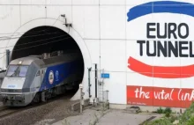 Grupa 2 000 nielegalnych imigrantów szturmuje Eurotunel. Policja nie daje rady