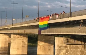 Chcieli tylko uczcić pamięć koleżanki. Atak na osoby LGBT w Warszawie
