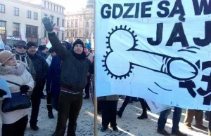 Manifestacja KOD w Lublinie. Nie będzie śledztwa w sprawie skandalicznego baneru