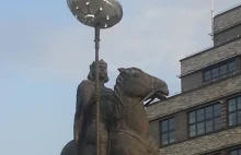 UFO na pomniku w centrum Wrocławia!