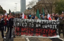 „Polacy przeciw imigrantom”: marsz antyimigracyjny przeszedł ulicami Warszawy!