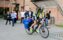 WIADOMOŚCI - Hrubieszów: Ksiądz Witek wyruszył w rowerową podróż na...