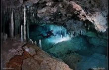 Piękne podwodne jaskinie.