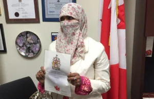 Kanada musiała cofnąć zakaz noszenia niqabu podczas przysięgi obywatelskiej