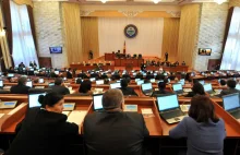 Rząd Kirgistanu właśnie... zgubił konstytucję!
