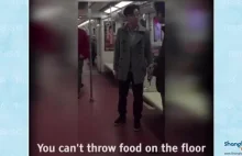Chiński Thor robi porządek w metrze...