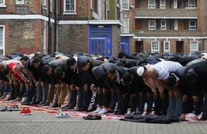 UK: 50% muzułmanów za zakazem homoseksualizmu, 2/3 ukrywałoby terrorystów