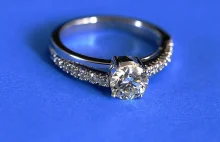 Celnicy zabrali kobiecie pierścionek za 80 tys. dol.