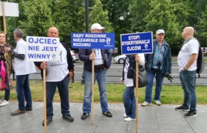 Protest Ojców w Warszawie