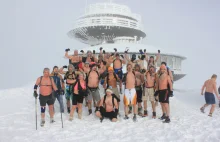 Poznaniak poprowadzi golasów na najwyższy szczyt w Karkonoszach