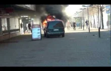 Van na polskich tablicach podpalony po napadzie na lombard w Szwecji