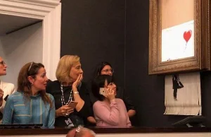 Obraz Banksy'ego zniszczony na aukcji w Sotheby's