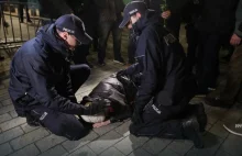 Policja: zatrzymany mężczyzna wykrzykiwał "Lech Wałęsa", czym dopuścił się...