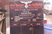 Tablica NSDAP znaleziona na podwórku