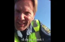 Szwedzki policjant zaskoczył kierowcę, mówiąc płynnie po arabsku.