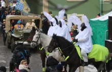 Policjanci przebrani za anioły na Orszaku Trzech Króli w Szczecinie. Jest...