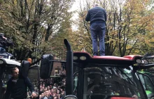 Holenderscy rolnicy znów wyszli na ulicę. W Groningen strajk wymknął się...