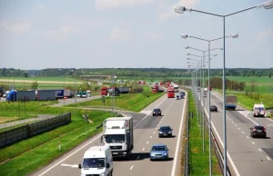 Bezpieczna jazda autostradą - nie blokuj, ale i nie poganiaj