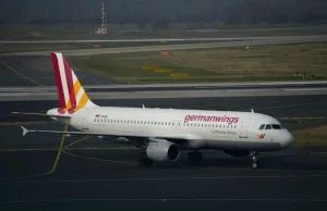 Katastrofa airbusa A320. Śledczy: drugi pilot odmówił otworzenia drzwi do...