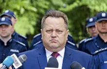 Policjanci donieśli na żonę ministra Zielińskiego. Ten wręczył im dwa radiowozy