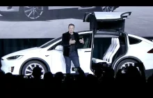Elon Musk pokazuje nowy Model X marki Tesla