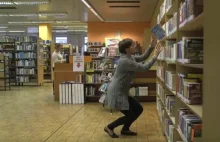 Mannequin Challenge: cały świat zastyga w bezruchu, żorska biblioteka także!