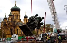 Warszawski sąd: Pomnik Czterech śpiących powinno się rozebrać