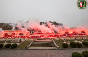 Śląsk Wrocław uczcił 100lecie obrony Lwowa na cmentarzu Orląt Lwowskich