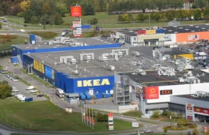 Danie dla dzieci w IKEA, a w nim kawałek deski. Mieszkanka straciła zęby