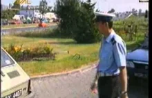 Widowiskowe zatrzymanie przez policję kierowcy malucha - filmik z 99 roku