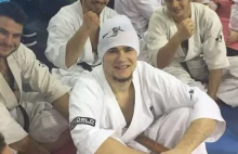 Grzesiek nie słyszy. Ale jest mistrzem karate