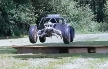 "Turbo Szatan" całkowicie domowej roboty zdalnie sterowany samochód RC