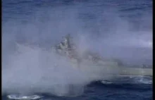 Okręt trafiony przez torpedę podczas ćwiczeń
