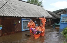 Rośnie liczba ofiar tragicznych powodzi na Syberii. Kilkuset rannych