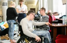 Niepełnosprawni nie przerwą protestu. 'Rząd nas nie słucha'