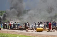 Chaos w Zimbabwe: kompletny rozkład społeczny.Grasują watahy. Internet wyłączony