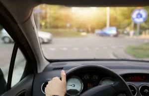 Sąd: na rondzie skręcamy w lewo bez kierunkowskazu