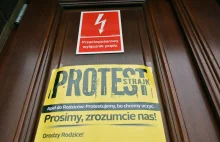 Nauczyciele z Wrocławia chcą pozwać miasto za obniżone wypłaty za czas strajku!