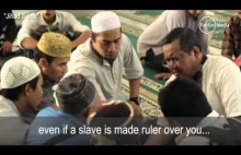 Grupka muzułmanów w Indonezji składa przysięgę wierności Państwu Islamskiemu