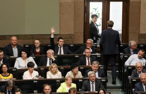 Był przeciw podwyżce cen paliw, wyłamał się przy Sądzie Najwyższym. PiS...