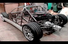 Domowej roboty samochód ROXGT V8 zbudowany od podstaw.