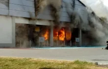 Pożar Lidla w Radomsku. Supermarket spalił się noszczętnie.