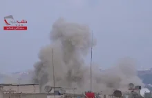 Syryjskie siły powietrzne zrzucają bomby na Hanano District, Aleppo. 15.02.2015.