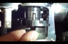 Jak działa automatyczny odprężnik w Ducati Panigale [ang.]