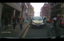 Brytyjska policja i jej szybka reakcja na zdarzenie drogowe...