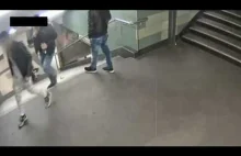 Imigrant zrzuca kobietę ze schodów