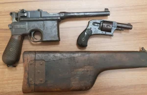 Pistolet Mauser C96 tzw. "Komisarz" i rewolwer "Buldog" przekazała policja do...