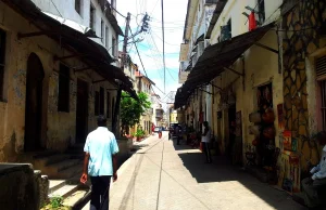 Życie w Mombasie: reggae, słońce i...śmieci •