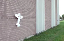 Naukowcy opracowali drona, który ląduje na ścianach niczym owad.